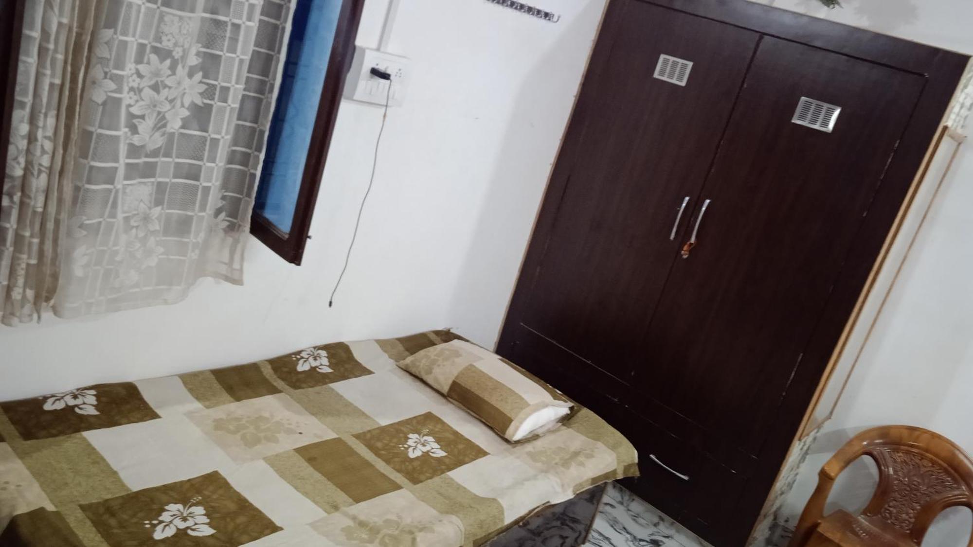 Ayurveda Bhavan Non-ac & Ac Guest house Varanasi